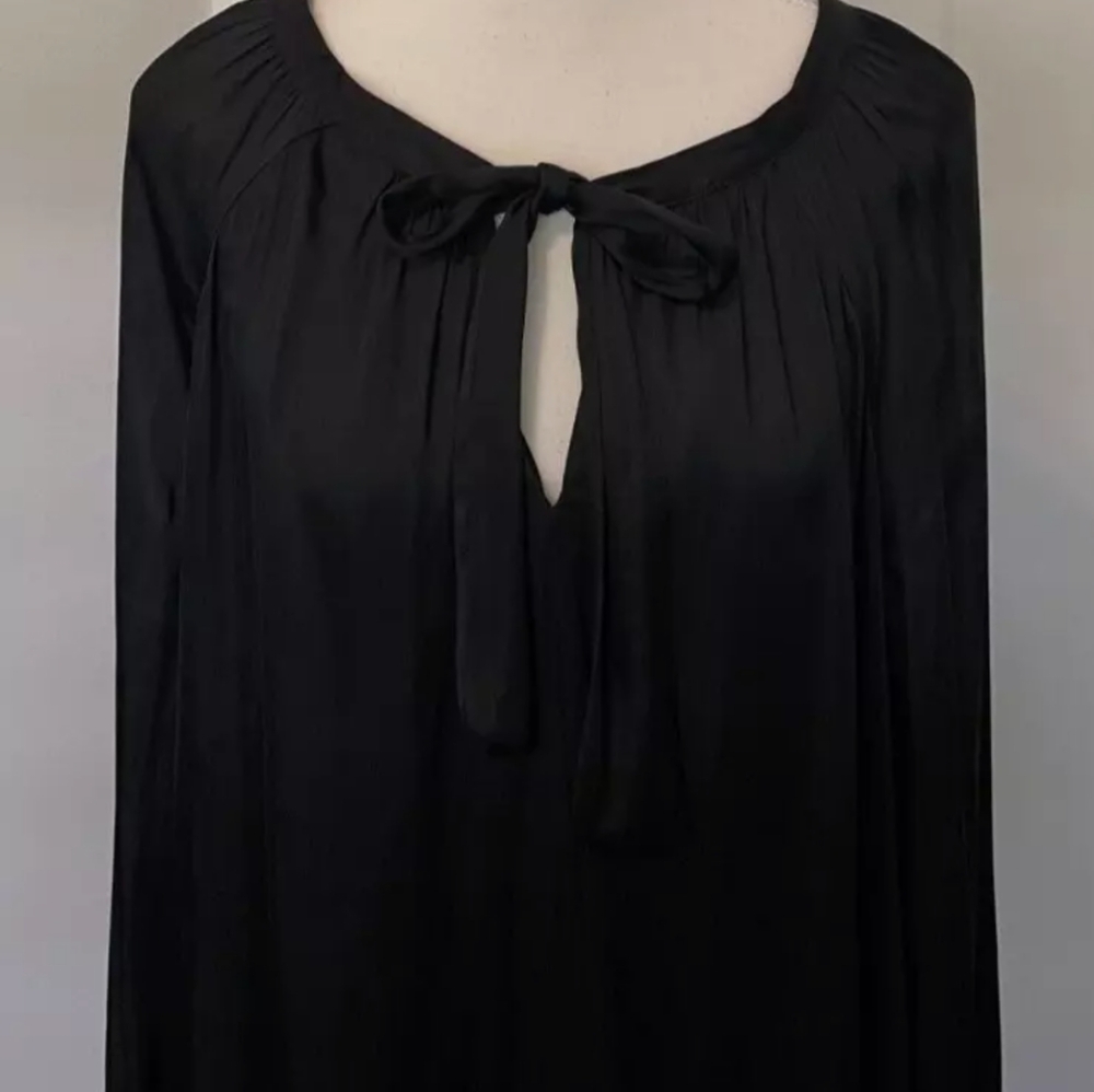 TORRID Womens Peasant TOP Long Sleeve BLACK Satin Tie Front